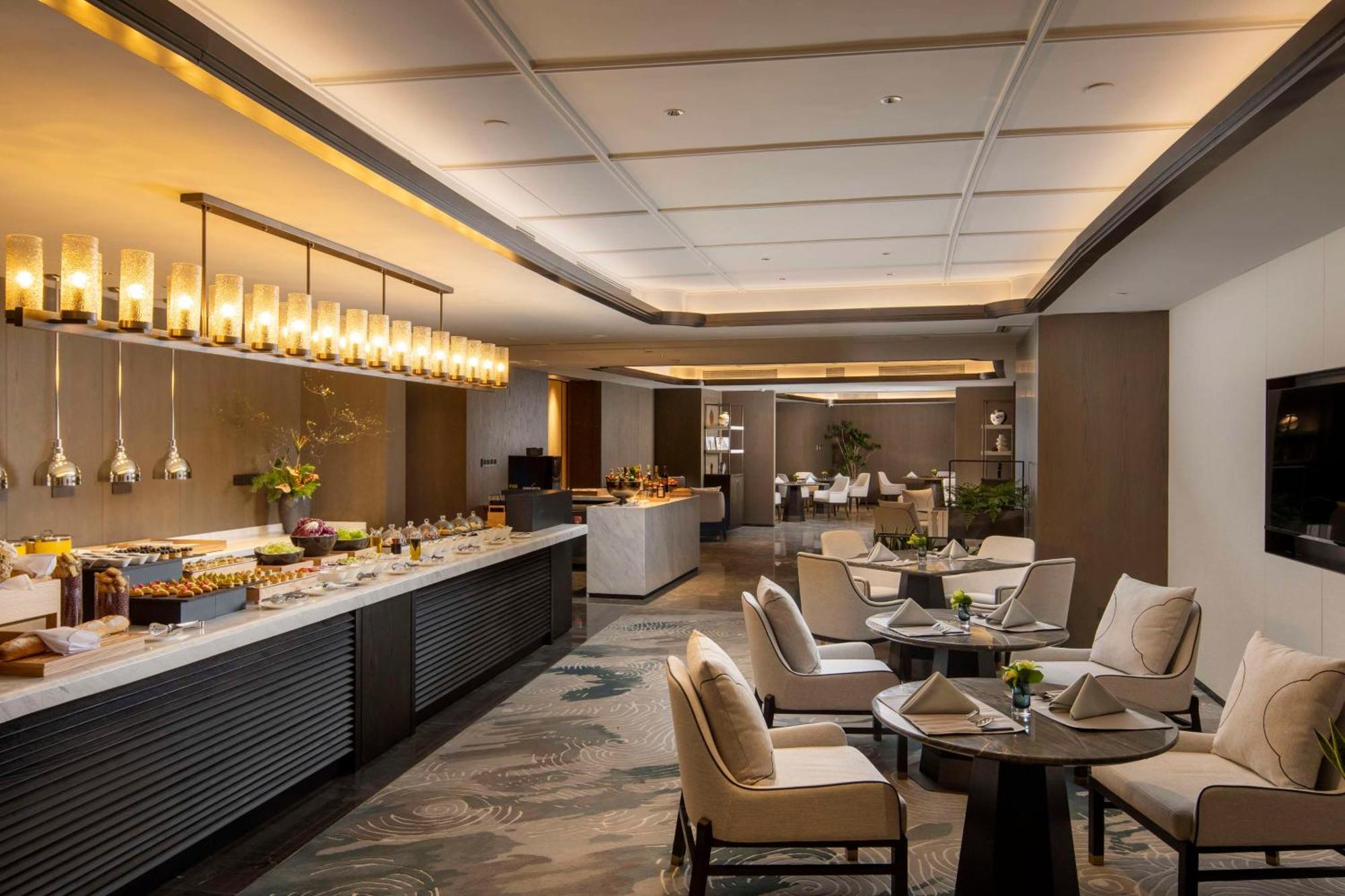 Yuexiu Hotel Guangzhou, Curio Collection By Hilton Kültér fotó