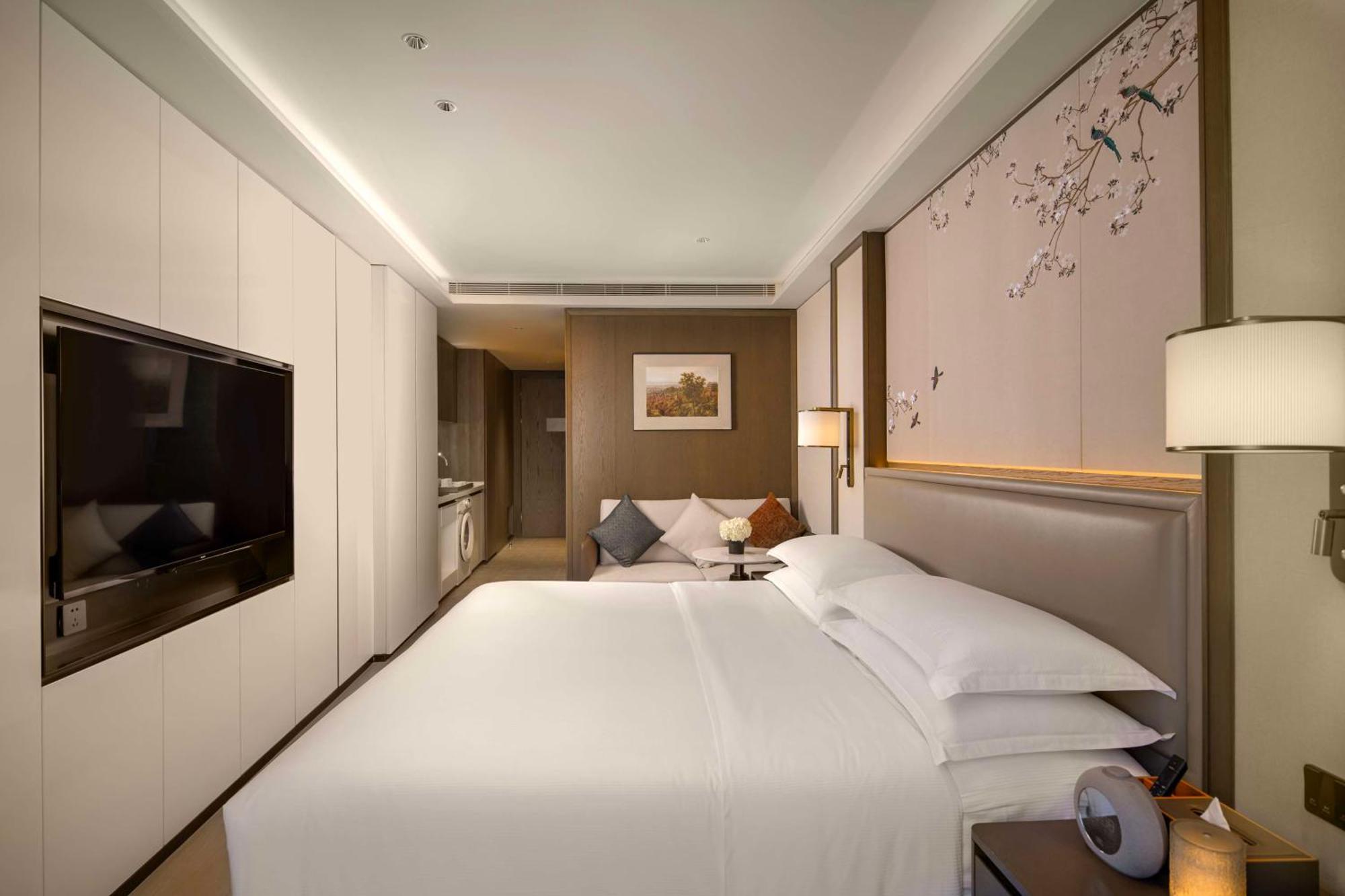 Yuexiu Hotel Guangzhou, Curio Collection By Hilton Kültér fotó