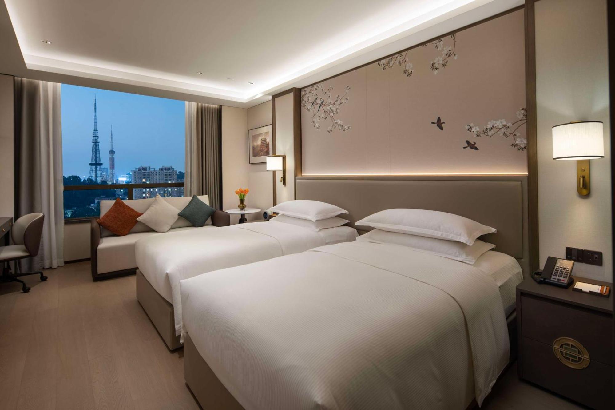 Yuexiu Hotel Guangzhou, Curio Collection By Hilton Kültér fotó