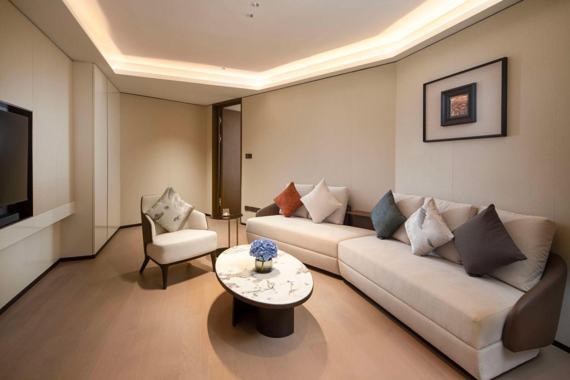 Yuexiu Hotel Guangzhou, Curio Collection By Hilton Kültér fotó