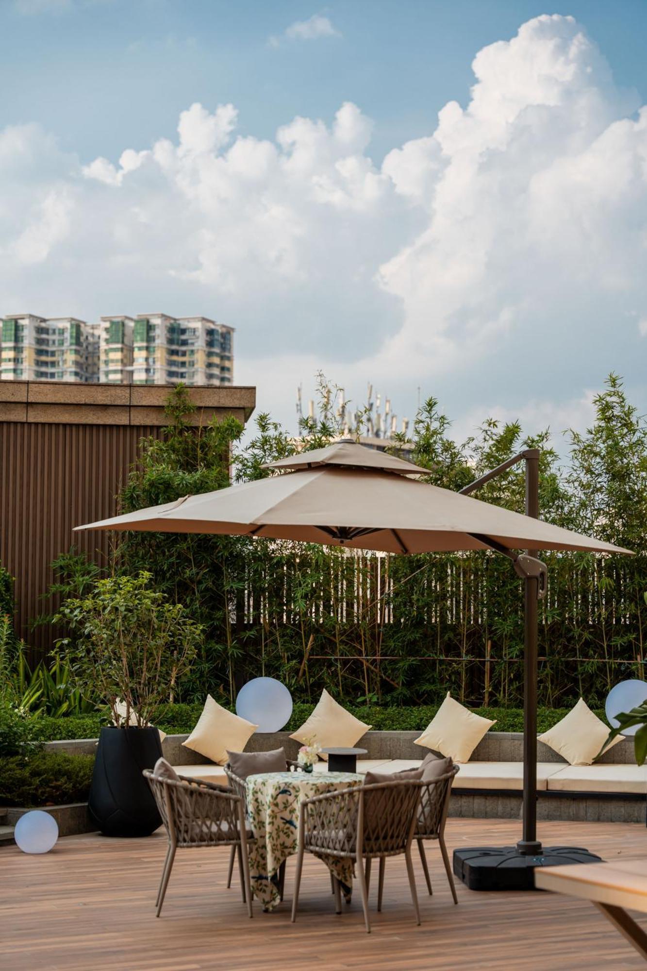 Yuexiu Hotel Guangzhou, Curio Collection By Hilton Kültér fotó