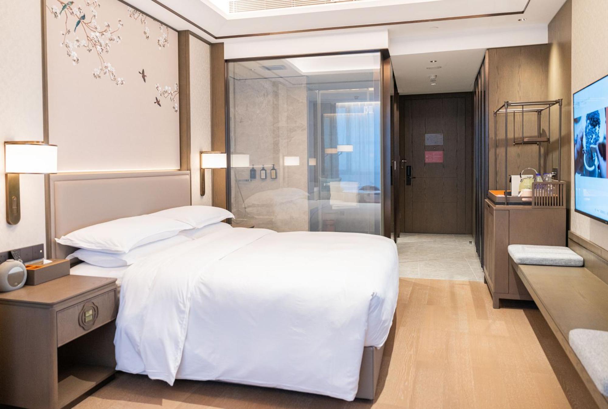 Yuexiu Hotel Guangzhou, Curio Collection By Hilton Kültér fotó