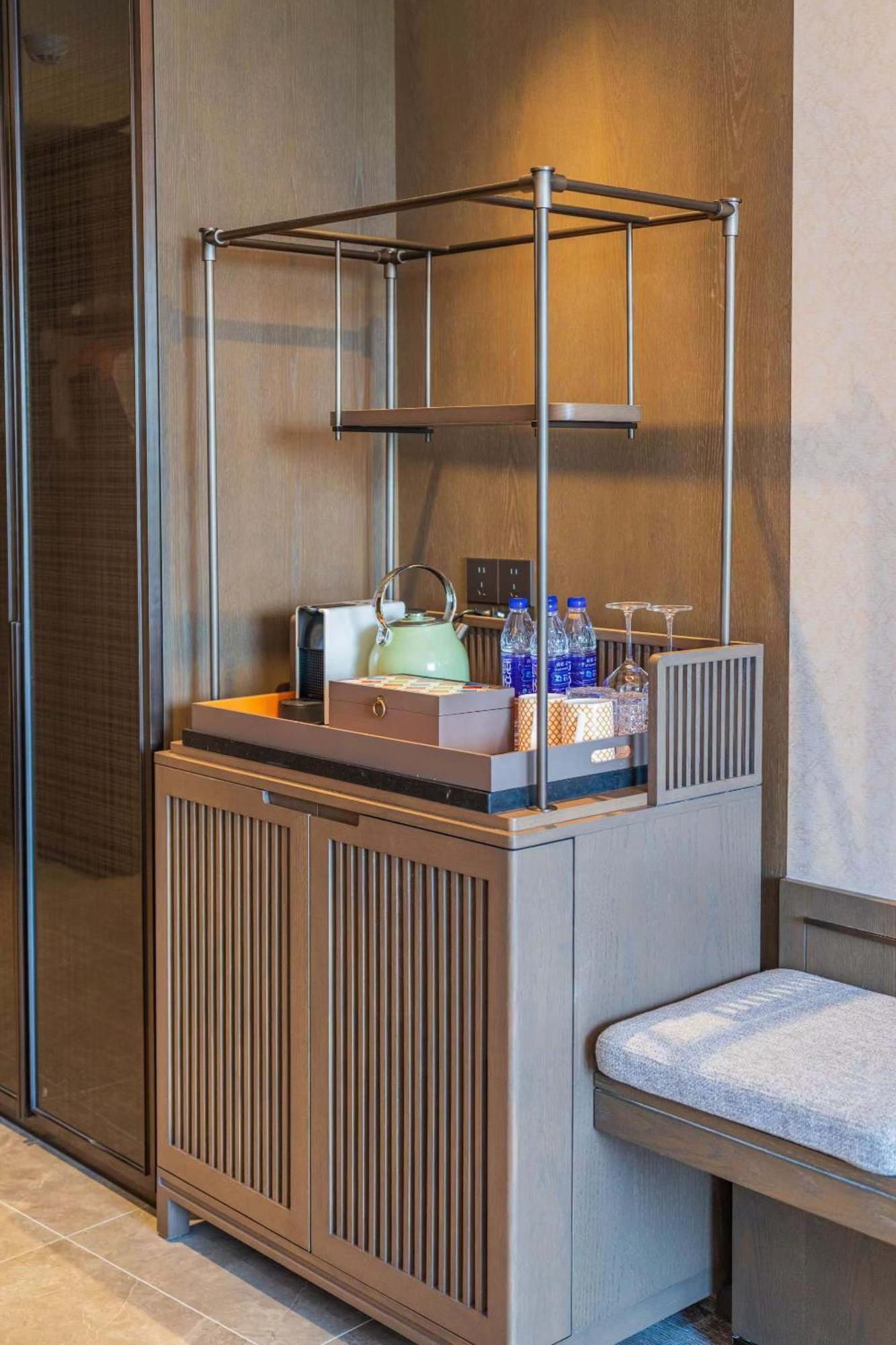 Yuexiu Hotel Guangzhou, Curio Collection By Hilton Kültér fotó